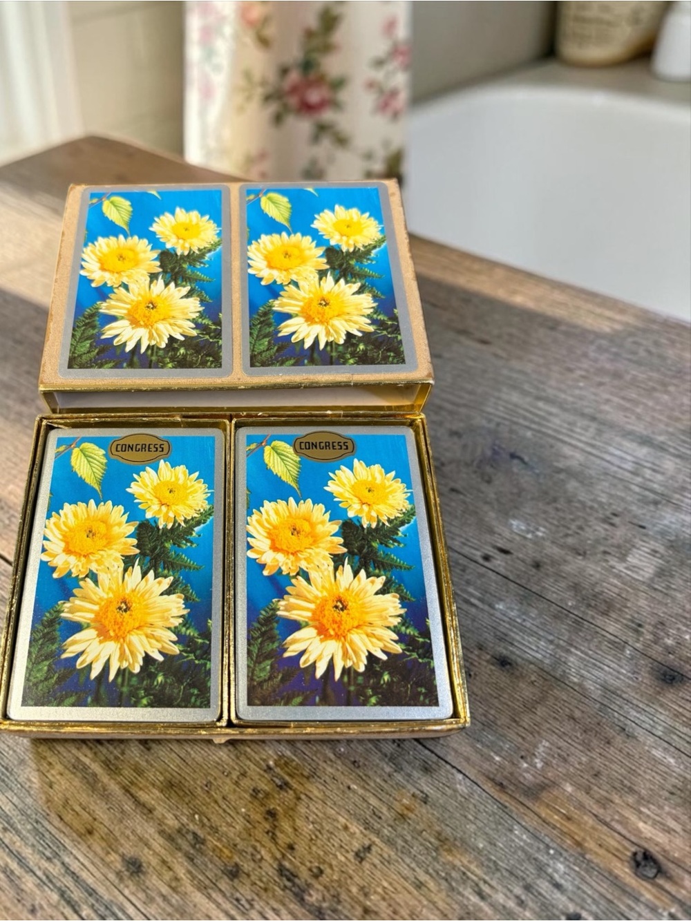 VINTAGE CONGRESS PLAYING CARDS – NIB SUNFLOWER DESIGN (CEL-U-TONE FINISH)